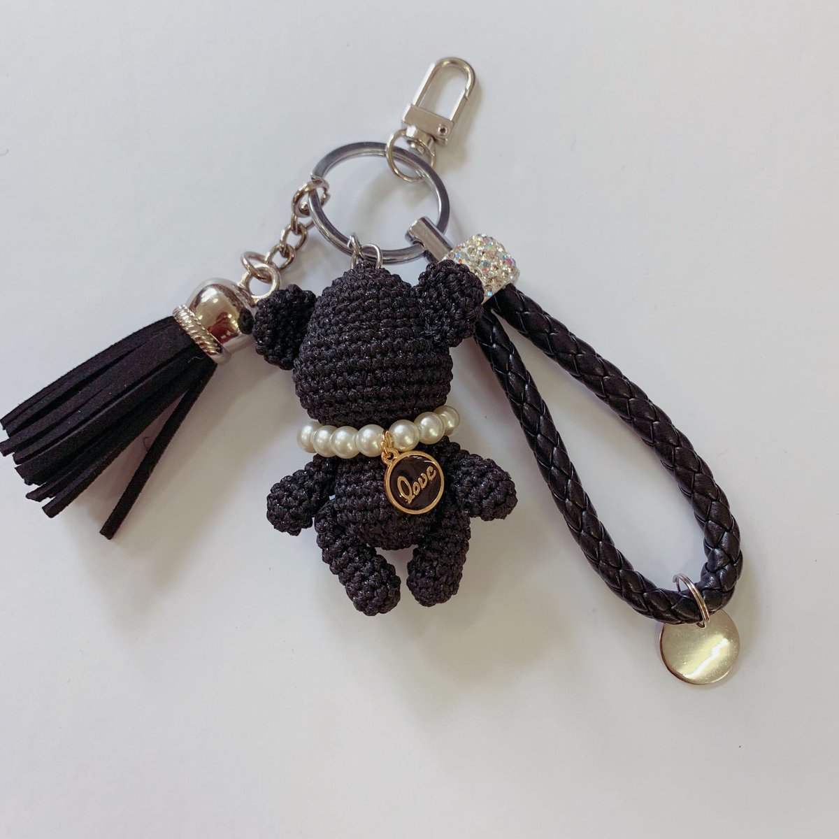 bunbx754039's tweet photo. Made this adorable woven leather keychain over the weekend! Such a relaxing small craft project—perfect for adding a personal touch to my bag , https://t.co/xFGosh8dZV
