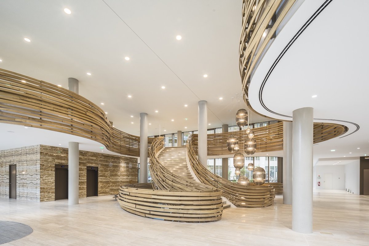 Architizer's tweet photo. #ProjectOfTheDay: REIWA by Brenac & Gonzalez & Associés
Reiwa brings a new 25,000-square-metre office building to the changing district between Saint-Ouen’s town hall and the Paris ring road. Its architecture shifts between a modular crystalline façade and deeply planted terraces, with outdoor stairways connecting workspaces through a sequence of elevated gardens.
📍Saint-Ouen-sur-Seine, France
Details: https://t.co/JcqSfUo8l8