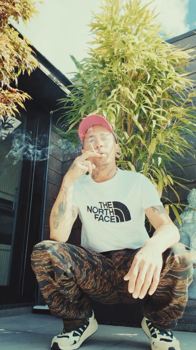 SugarDanny85's tweet photo. Lets have a smoke…..
#gayfetish #gaysmoke #gayxxx #gayporn https://t.co/rOyPBWH7Ce