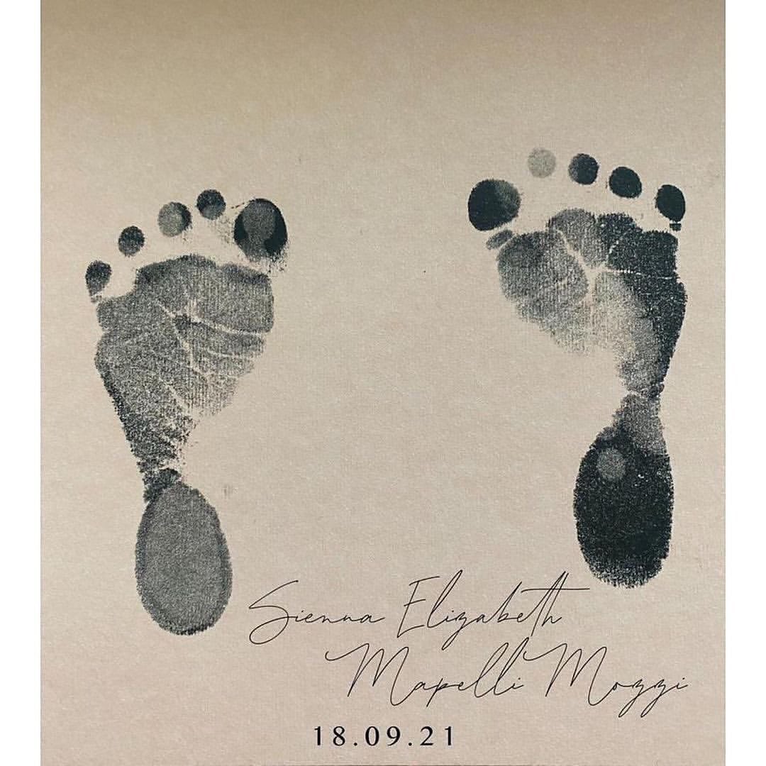 RoyalWikipedia's tweet photo. Wishing a happy fifth birthday to Miss Sienna Mapelli Mozzi❤️
Princess Beatrice gave birth at the Chelsea and Westminster Hospital on the 18th September 2021 to a daughter whose name, Sienna Elizabeth, was announced on the 1st October 2021❤️
#PrincessBeatrice #EdoardoMapelliMozzi https://t.co/nluFq5lr9v