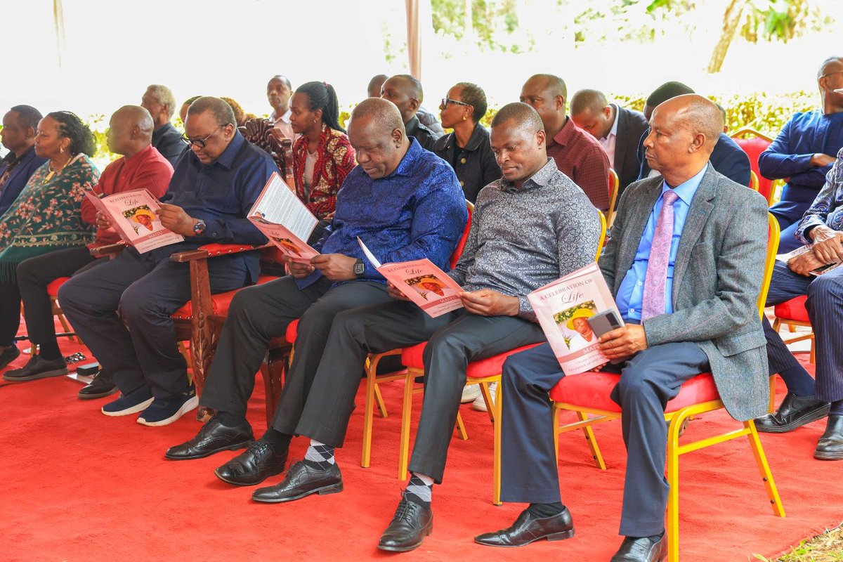 K24Tv's tweet photo. HE Uhuru Kenyatta, Fred Matiang’i and Ndindi Nyoro attend a burial together in Gikuu, Kiharu Constituency. https://t.co/OfcimEXFkn