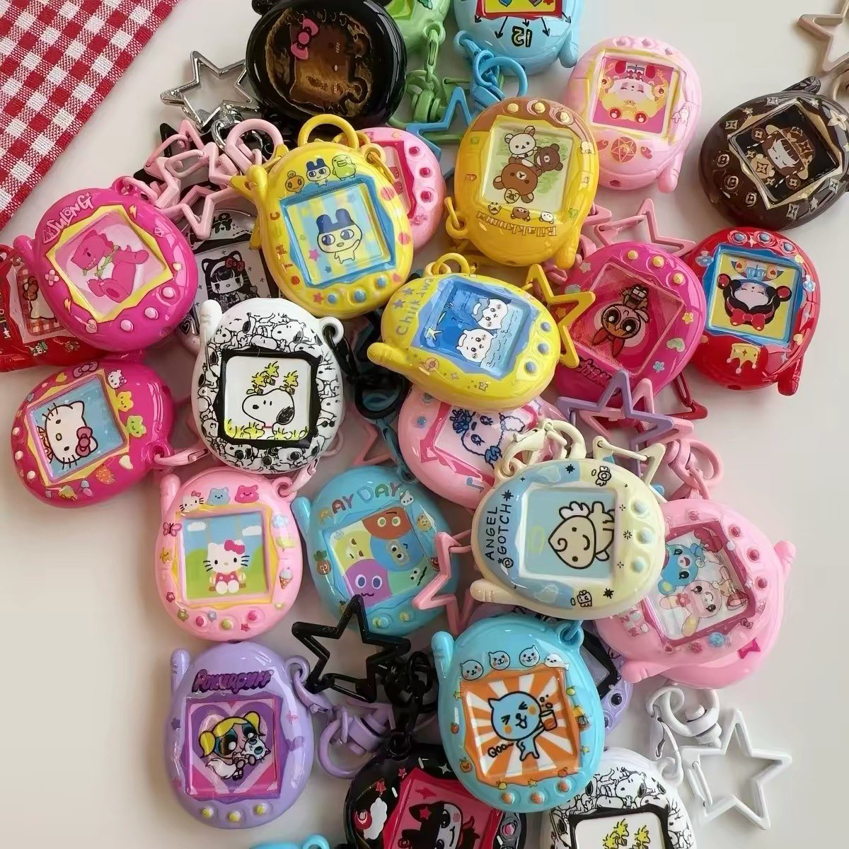 hellacela_go's tweet photo. .. open pre— order TvT by @hellacela_go 🍎 

𖦹﹏<  ꒱ . tamagochi-style keychains! (20+ type)

💵 : Rp27.000/each (kotor china)
❌ : Tax and Warehouse
📍 : Surabaya, Jawa Timur
📆 : Close PO 24 September 2026

Join GO (Line): https://t.co/JKQ10t29vo trinket bagcharm keychain https://t.co/hIVa5oULfA