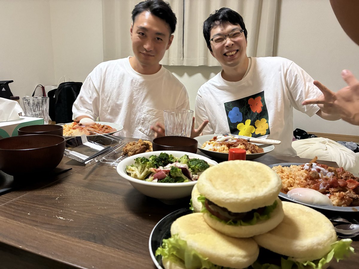 Izu_Dancer_'s tweet photo. 本日の献立
ハヤシライス+トマトご飯
コーンクリームスープ
タコとブロッコリーの和え物(惣菜)
ナスバーガー https://t.co/puG7t6Luae