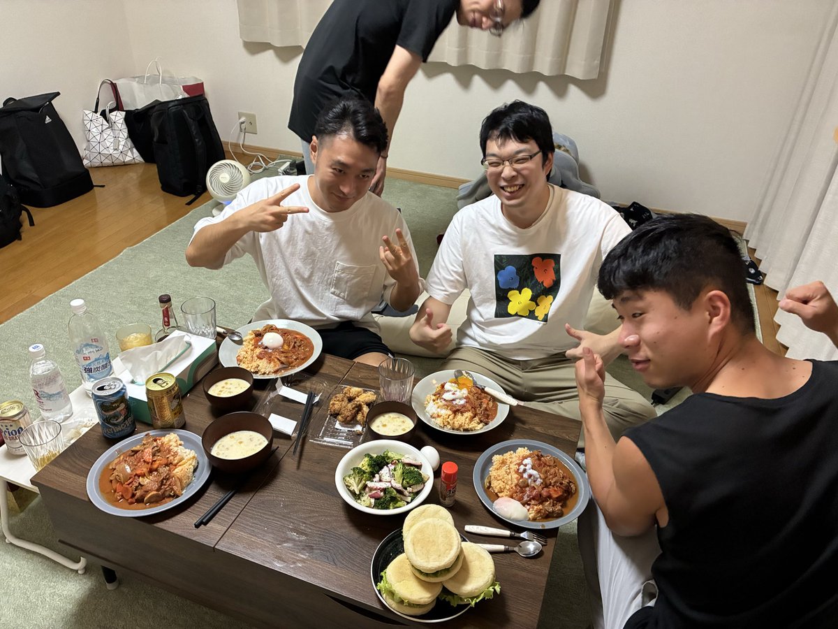 Izu_Dancer_'s tweet photo. 本日の献立
ハヤシライス+トマトご飯
コーンクリームスープ
タコとブロッコリーの和え物(惣菜)
ナスバーガー https://t.co/puG7t6Luae