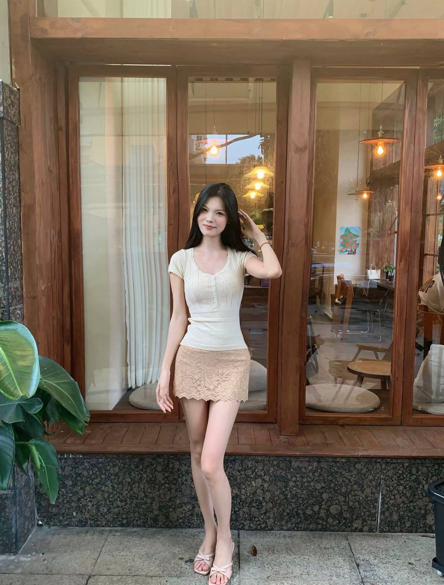 ShanHe000's tweet photo. 有没有能合照对着我大学同学边撸语言羞辱她的来 https://t.co/3q60sY5JPf