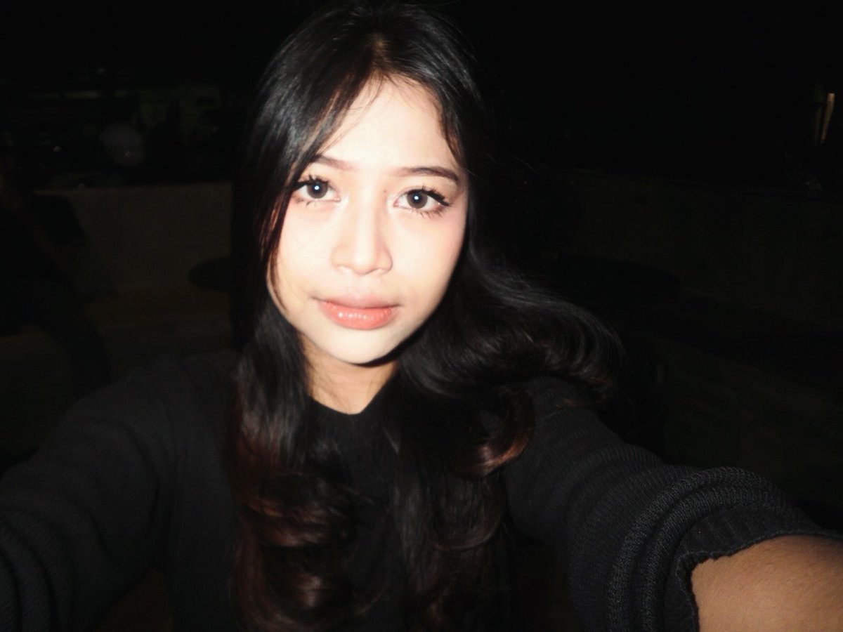 cchikaaura's tweet photo. setor foto dl sama my teman <3 https://t.co/AdHPO3aY2U