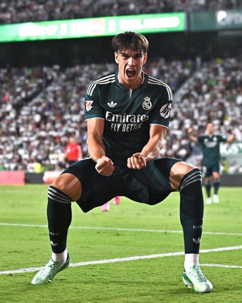 theMadridZone's tweet photo. 🚨💣 OFFICIAL: Carlos Espí called up for Spain U21. ✅ https://t.co/wxxkirw0pf