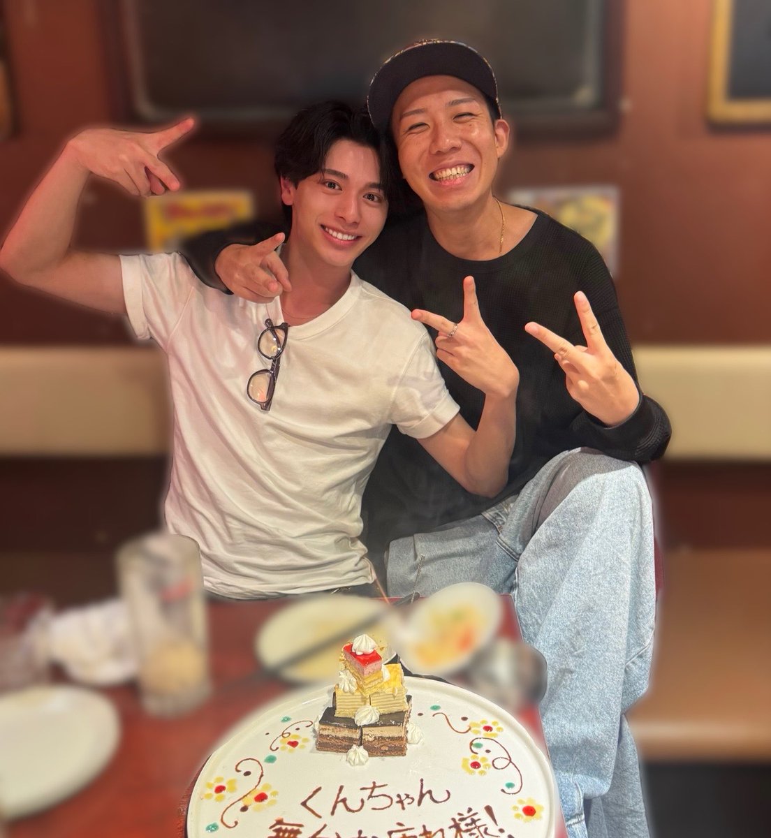Kunpei_Kawamura's tweet photo. 映画のまち調布 with 修ちゃん✌️

お互いほぼ初めての地で食べて飲んで散歩して、最っ高の旅でした！！！！！！！ https://t.co/lQAzucDqFZ