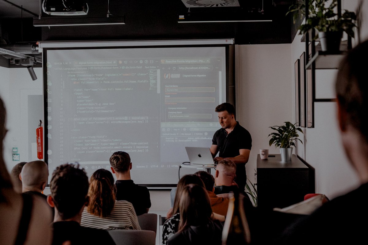 DecodedFrontend's tweet photo. Yesterday I had the honor of speaking at #NGKATO, which celebrated its 2nd anniversary 🎉

I shared some knowledge about migrating complex Reactive Forms to Signal-based ones.

1/3 https://t.co/EUha8vJZaU