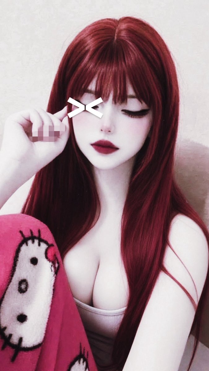 elunavere's tweet photo. I’m just a little girl https://t.co/D0notU9feu