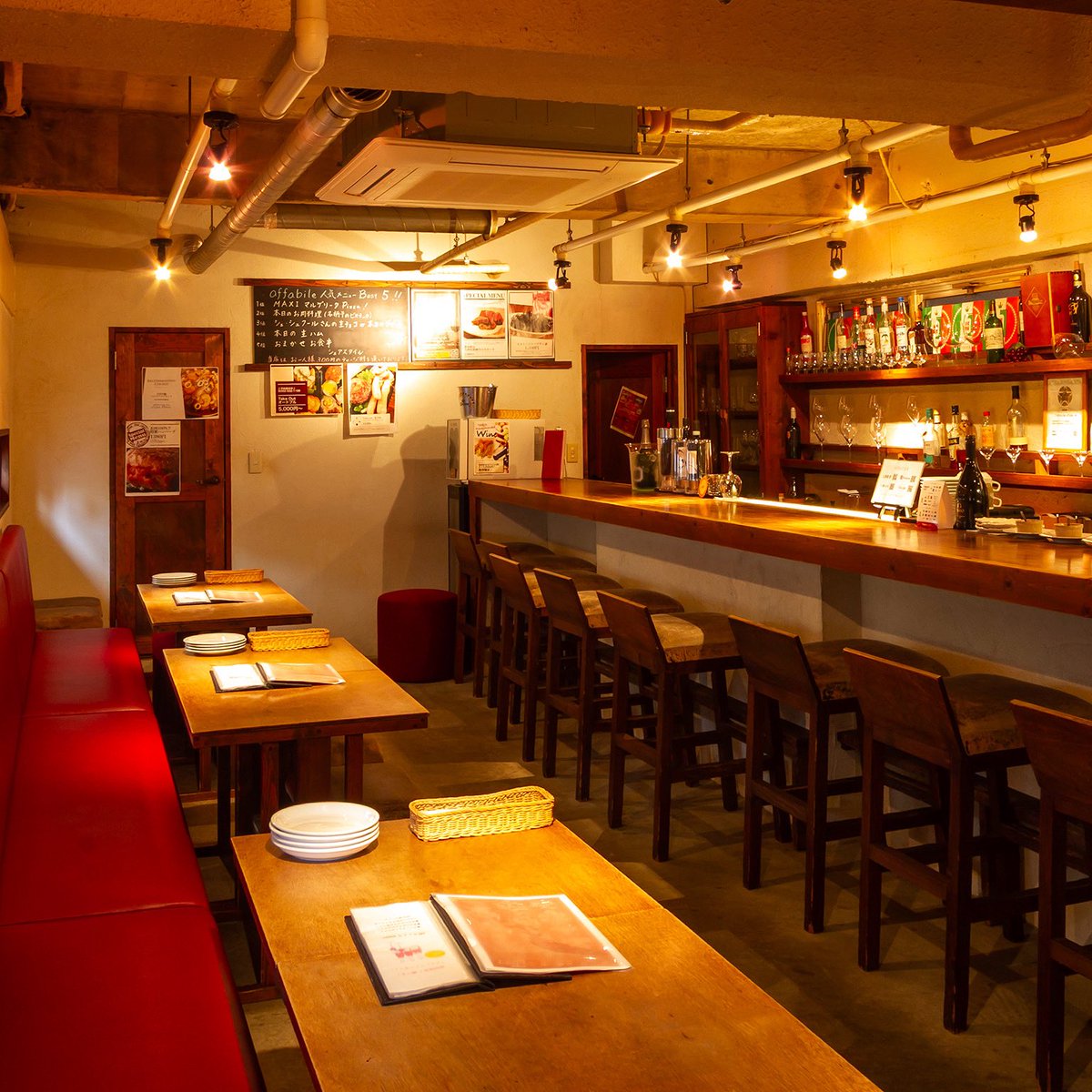 AffabileBar's tweet photo. ただ今、ア���ファビーレ……

ノーゲストです^_^

店内はとても静かです。笑

ディナーお席ございます🍝
「今日はゆっくり食事したいな」
という方、ぜひどうぞ♪

午後もしっかり仕込みをして、
夜の営業に備えてます🍷 https://t.co/XJFVRt1nTu