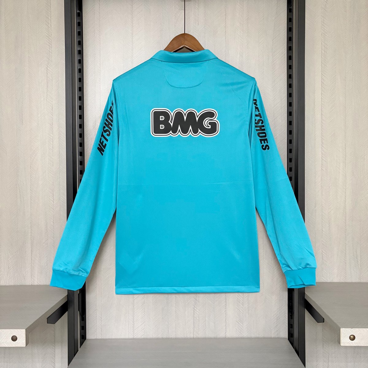 rodrigofranke's tweet photo. Retro kit just landed. Old-school football vibes, classic colourways, and that timeless match-day feel. Which era are you pulling for? 👇
RetroFootball #JerseyDrop #ClassicKit #FutbolVintage https://t.co/VS3YgiLYgh