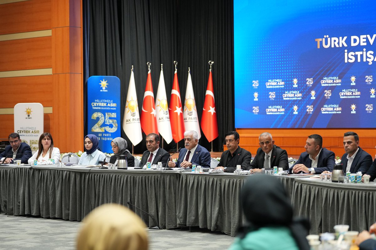 mehmetsahinbsk's tweet photo. Türk Devletleri İle  İlişkiler İstanbul Başkanlığı olarak aylık icra ve ilçe birim başkanları toplantımızı istanbul milletvekilimiz @samilayrim katılıyla yaptık. Herşey TÜRKİYE YÜZYILI hedeflerimiz için.
@abdullahozdemir https://t.co/5xsDqEnyFT