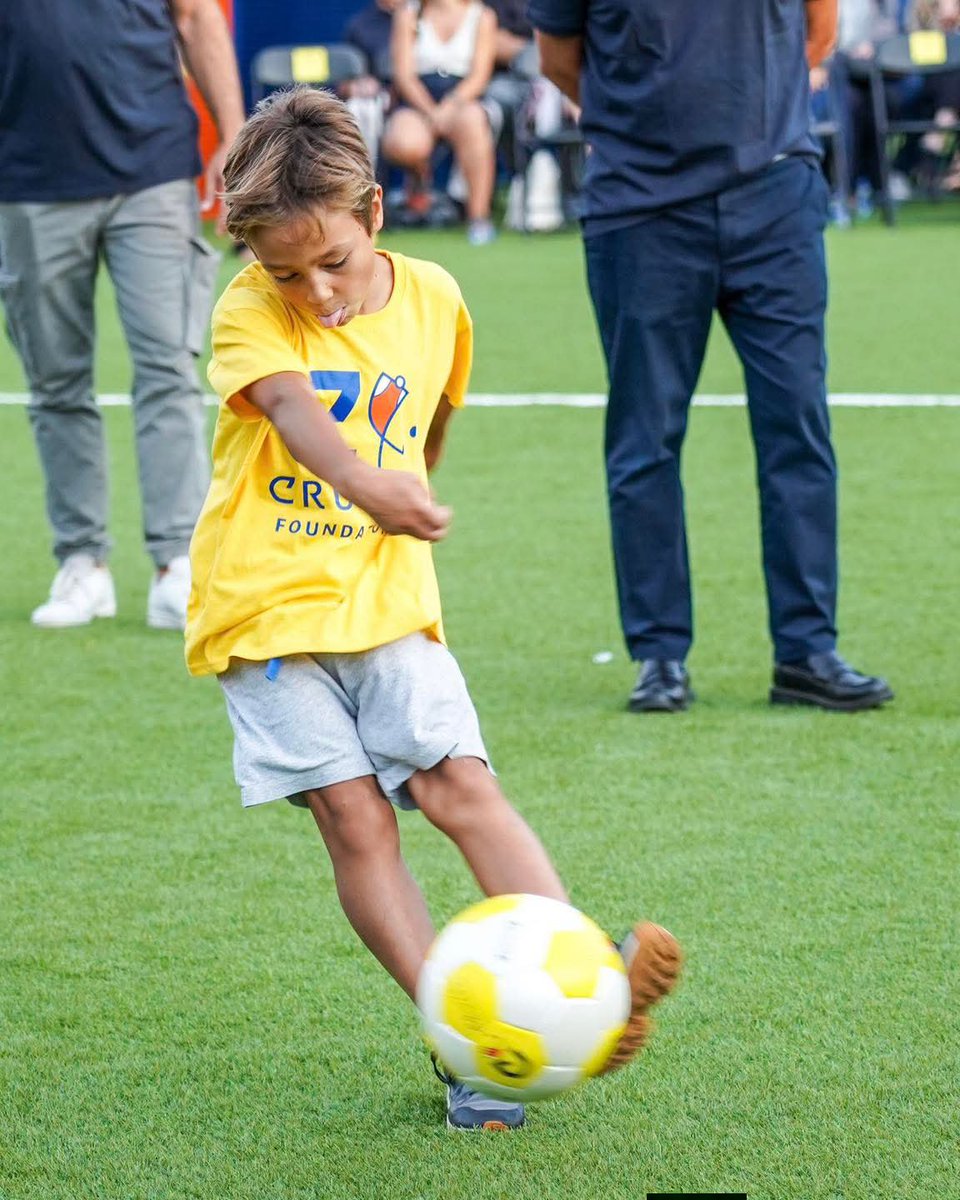 madodeley2's tweet photo. Inauguració Cruyff Court Eric Garcia, a Martorell
#CruyffLegacy
#CreatingSpace https://t.co/wM88xSzJ0Q