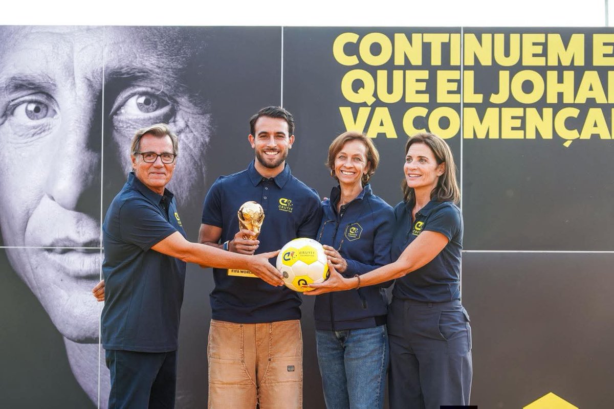 madodeley2's tweet photo. Inauguració Cruyff Court Eric Garcia, a Martorell
#CruyffLegacy
#CreatingSpace https://t.co/wM88xSzJ0Q