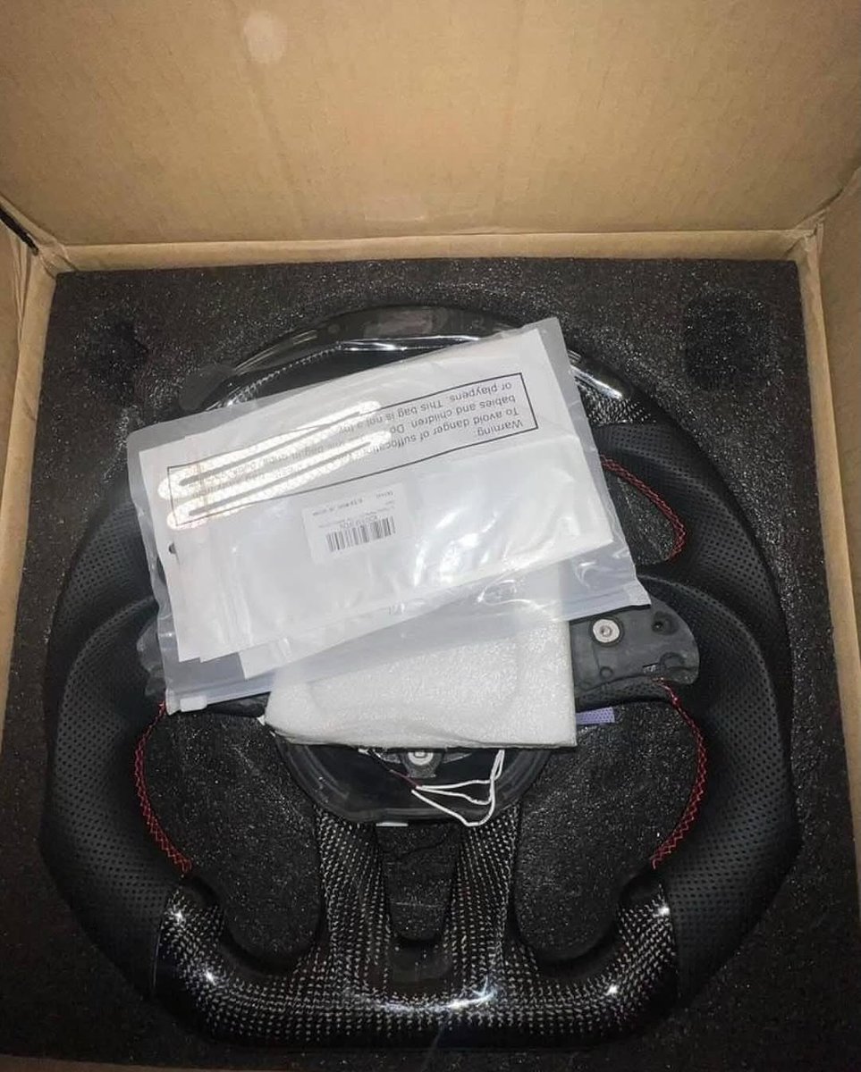 Strikercars_'s tweet photo. 🔥 Custom 2015+ Dodge Steering Wheel 🔥
Glossy carbon fiber finish paired with black perforated leather and red stitching for that perfect sporty look.
Upgrade your interior game ��� style meets performance!

#Dodge #Mopar #CarbonFiber #CustomSteeringWheel #CarInterior https://t.co/rEl0MS97n4