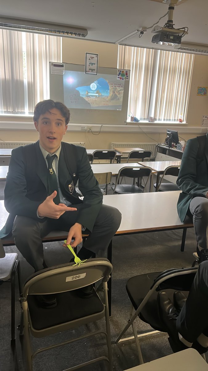 peterlaverty14's tweet photo. My mate stoker keeping her lemon in mr Kelly room #keeperlit #charva #bro  #sir https://t.co/Libwm6PyUe