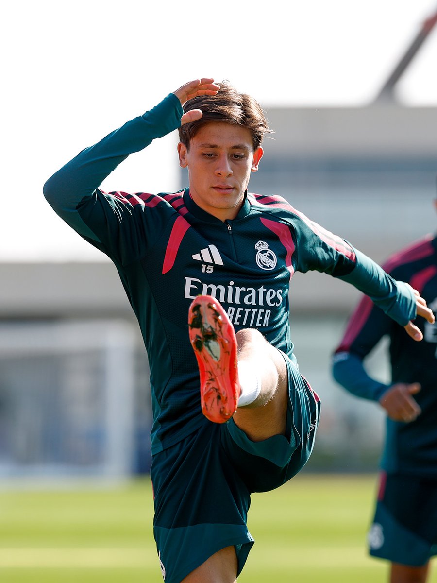 realmadriden's tweet photo. 🦿🟢☀️ https://t.co/4z2iQVW6OE