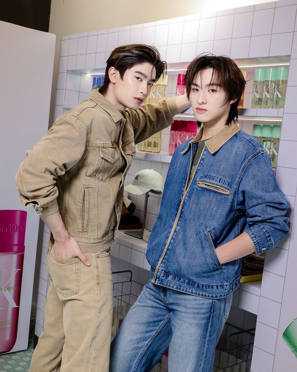 Kazzmagazine's tweet photo. "โทมัส - ก้อง" ร่วมเผย 2 กลิ่นหอมใหม่จาก CK Hair &amp; Body Perfume Mists พร้อมชวนสัมผัสประสบการณ์ CK HOUSE ANIMATION ครั้งแรกในประเทศไทย ณ Beautrium สยามสแควร์

TMK WITH CALVIN KLEIN  
#CKMistsxThomasKong #ThomasKong
#CalvinKleinFragrances
#KAZZMAGAZINE https://t.co/6r0aHGSrDB