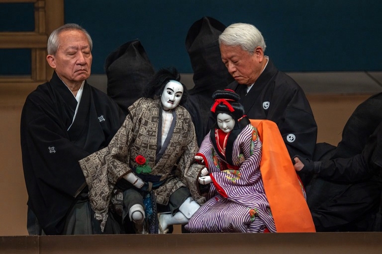 spice_stage's tweet photo. チャップリン映画原作の新作文楽『まちの灯』を『古典芸能への招待』で放送　公演初日までのドキュメントも

#文楽 #まちの灯
 https://t.co/amTlkToQcm https://t.co/ZIPk01mSD6