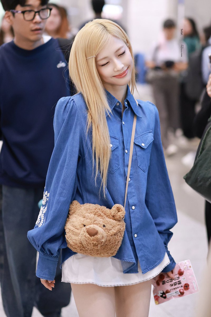 kawai_solar's tweet photo. 260918 🐻

#RUKA #루카 #ルカ #河井瑠花 #KAWAIRUKA 
#BABYMONSTER #베이비몬스터 #ベビモン https://t.co/kdzuWWCORJ