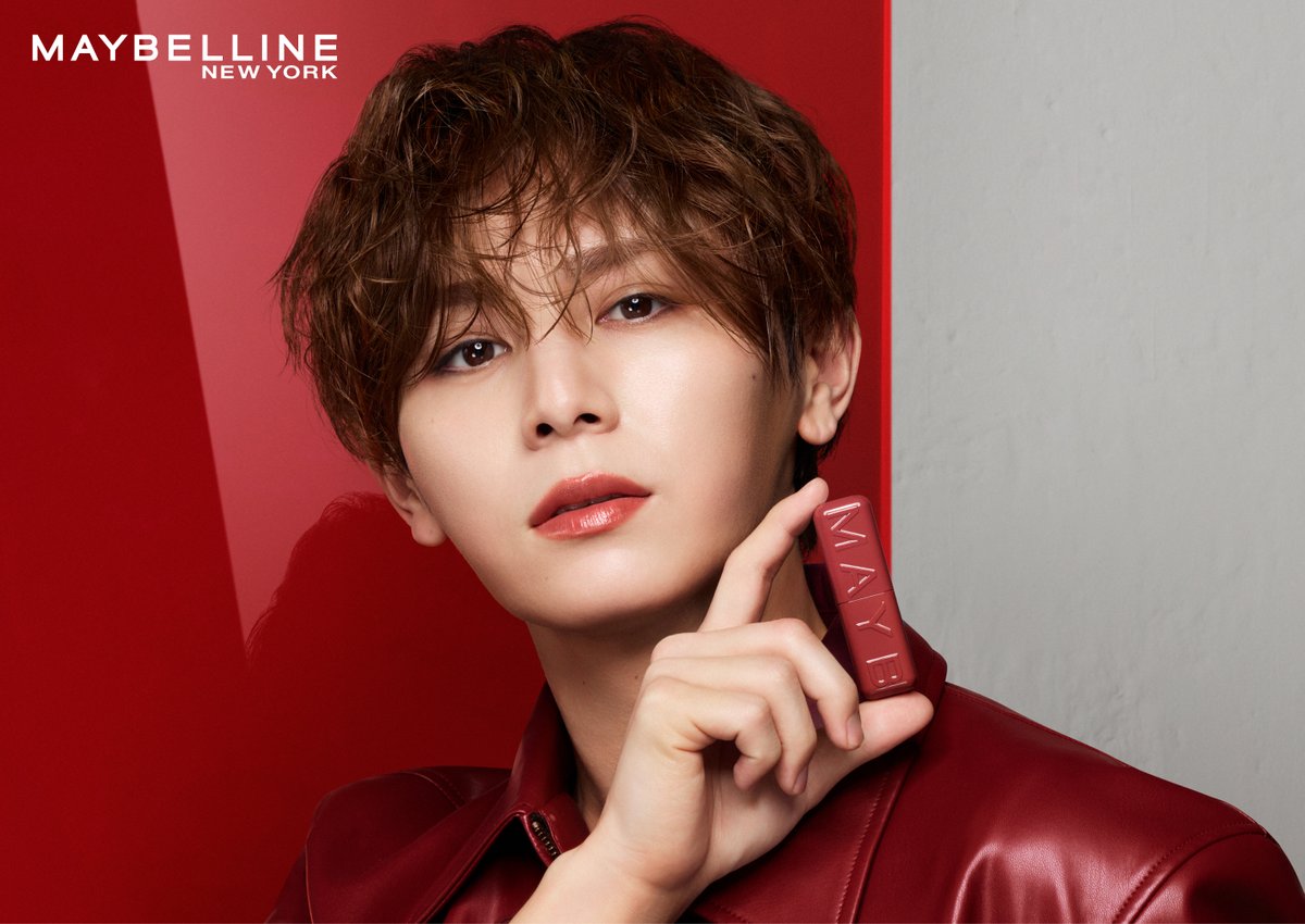 oricon's tweet photo. 山田涼介、猫のような仕草で「にゃー」
大胆＆プレイフルな姿を魅せる❤️
⠀
メイベリン ニューヨーク
待望の新リップ「シャインビースト」新CM公開
⠀
抽選でSPプレゼントが当たる購入者特典
臨場感あふれるフォトスペースの設置も✨️
https://t.co/kuy696IhEG
⠀
#山田涼介 https://t.co/vGere10EOs