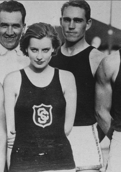 cinemaries's tweet photo. she casually mogged all the men https://t.co/FBetkvk6fD