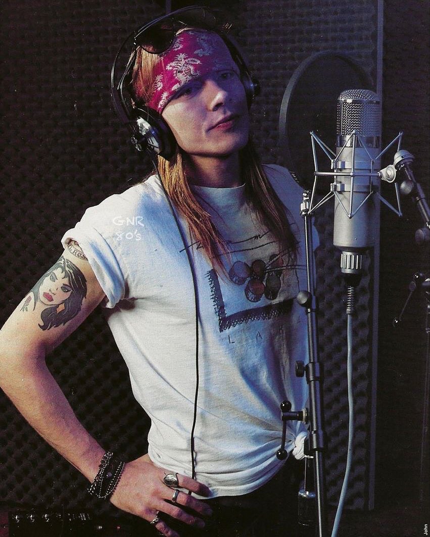 historyrock_'s tweet photo. 25-year-old Axl Rose of Guns N' Roses recording vocals for Appetite For Destruction in the studio around 1987 https://t.co/OP1ly6AnzX