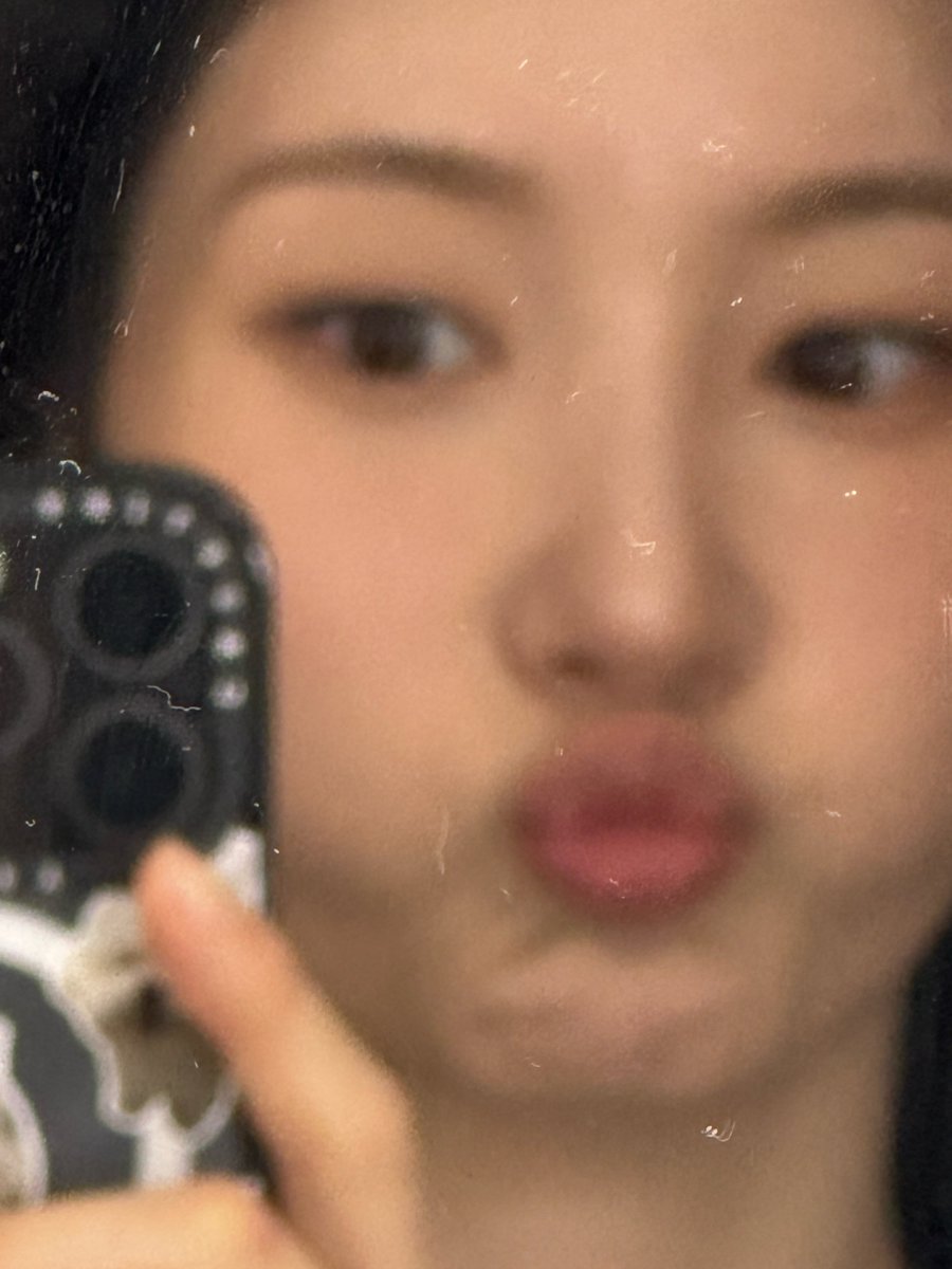 chaeieon's tweet photo. 뿅뿅, 안녕! Been a while. https://t.co/TtbwD2nik0