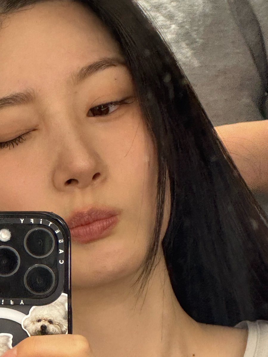 chaeieon's tweet photo. @kyulkycung https://t.co/sadRv95AlH