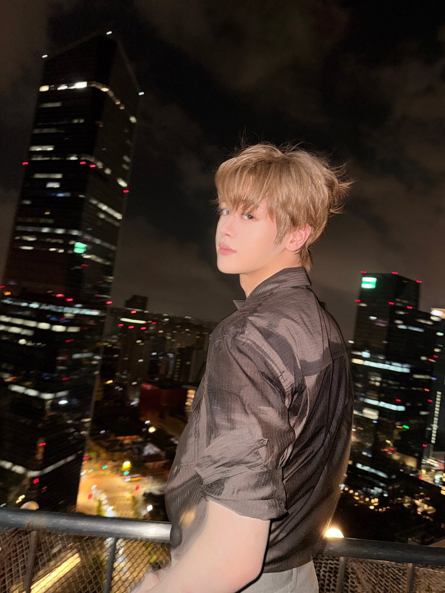 CYE_MEMBERS7's tweet photo. open your eyes open your eyes！
클로저!!! 저희 신곡 open your eyes 너무너무 추천합니다!  많이들으세요! 클로저 눈 감고싶을때 일어나자마자 노래듣고싶을때! 클유아 보고싶을때!!! 많이 사랑해주세요! 사랑합니다!👀👀👀
🫶🫶🫶

#마징시앙 #MAJINGXIANG
#CLOSEYOUREYES #클로즈유어아이즈 
#CYE #클유아