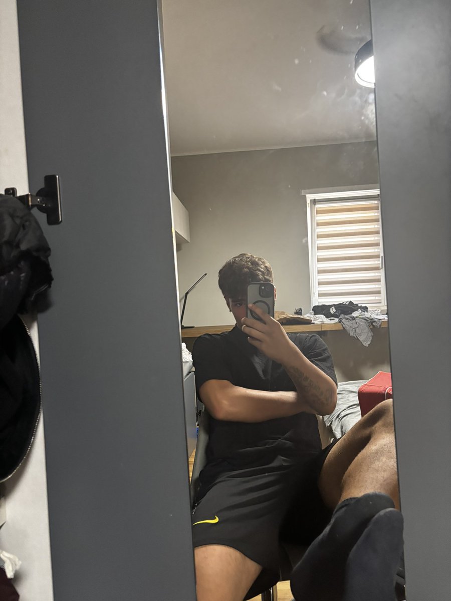 JaMasterrer's tweet photo. mettiti ai miei piedi schiavo e mandami i tuoi soldi tanto a te non servono sei una nullità 

#cashmaster
#gay
#findom #cashslave #findom #god
#cashmaster #cashslave #paypig #feet
#malefeet #dirtysocks #masterfeet #findom
#feetmaster #footworship #moneyslave
#smell #nikeboy
#ATM https://t.co/5vUXlcgu3m
