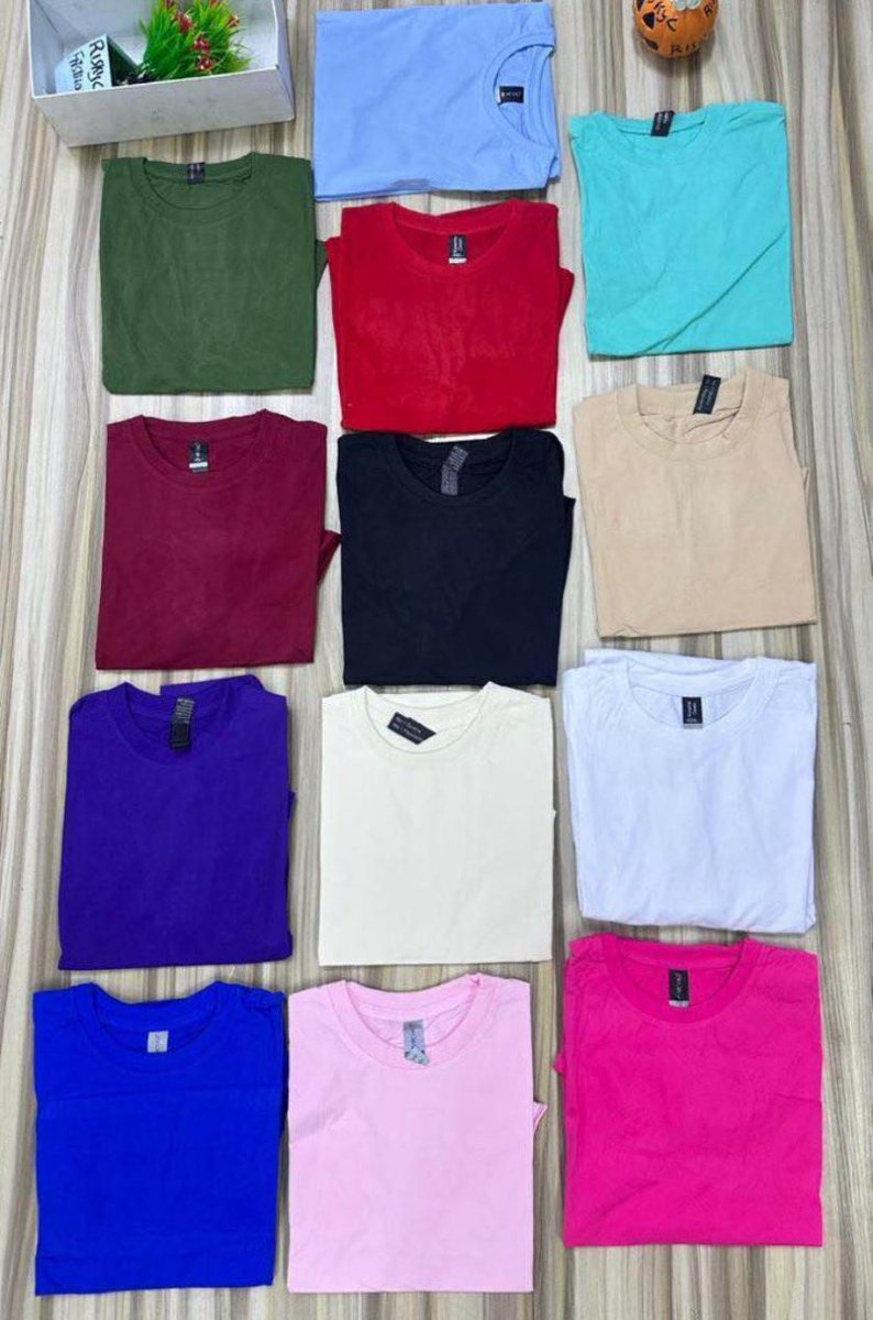 yangonangboy's tweet photo. Bonjour. Je sais plus j’ai vu un compte qui fait ces t-shirts no name à Douala. On peut m’aider à le retrouver svp ? https://t.co/wZGv5Kacmo