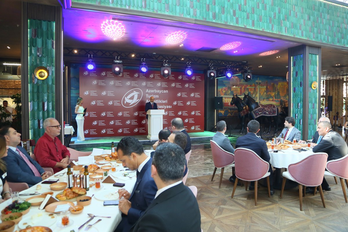 ataa_aze's tweet photo. Azərbaycan Turizm Agentlikləri Assosiasiyasının (ATAA) təşəbbüsü ilə yay mövsümünün başa çatması və qış mövsünə hazırlıqla bağlı Assosiasiya üzvləri və turizm sənayesi nümayəndələri üçün işgüzar səhər yeməyi təşkil edilib.

Ətraflı: https://t.co/RXEcvkuj9X https://t.co/QdTTChYw8S