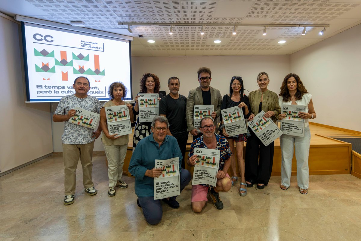ajcambrils's tweet photo. CULTURA | 🎭 #Cambrils presenta nova temporada cultural amb més de 100 propostes de setembre a gener.

1️⃣ També s’ha inaugurat l’obra “Sota el pont, teoria i pràctica d’arquitectura moderna” de Josepe Gil, en el marc del cicle "Art al Hall".

👉 https://t.co/JDSjhh3iOF https://t.co/ACF7vSyW98