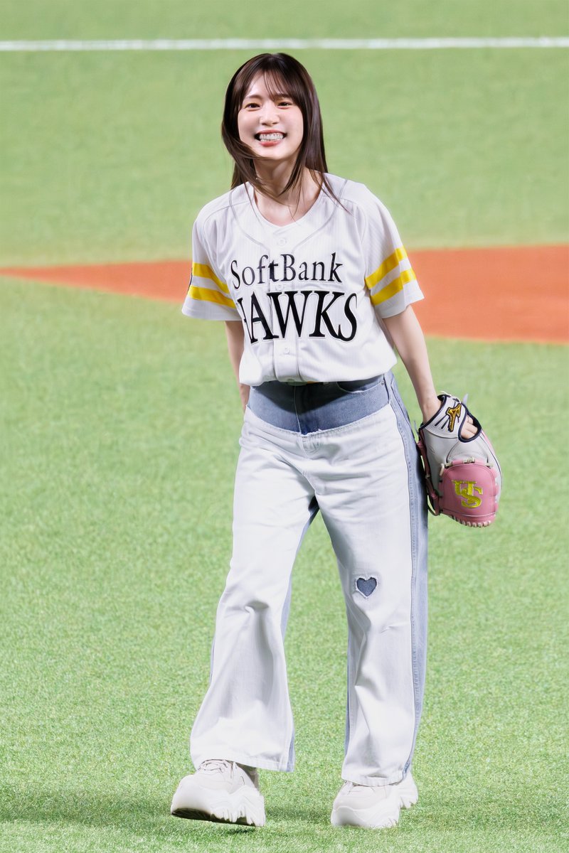 crystal_skylet's tweet photo. 2026/09/05 
福岡ソフトバンクホークス
                 vs 埼玉西武ライオンズ
📍みずほPayPayドーム福岡  

セレモニアルピッチ
#内田真礼 さん

(遅くなりましたが、、)
今年も勝利の女神は健在でした👸
来年もよろしくお願いします🦅

#sbhawks https://t.co/fhm7WFpQYw