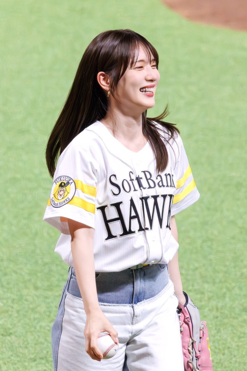 crystal_skylet's tweet photo. 2026/09/05 
福岡ソフトバンクホークス
                 vs 埼玉西武ライオンズ
📍みずほPayPayドーム福岡  

セレモニアルピッチ
#内田真礼 さん

(遅くなりましたが、、)
今年も勝利の女神は健在でした👸
来年もよろしくお願いします🦅

#sbhawks https://t.co/fhm7WFpQYw