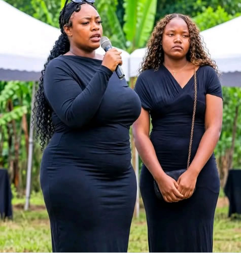 hyparsnx's tweet photo. @georgediano was she changing clothes during the burial or what? https://t.co/1c3BTGBrDt