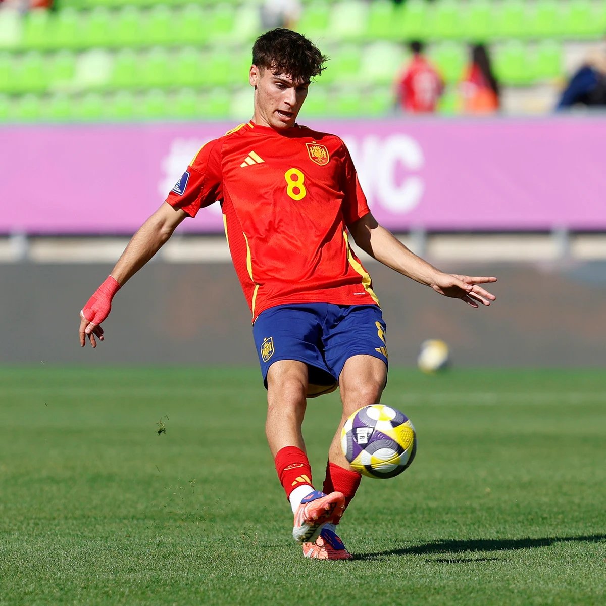 ffrm_se's tweet photo. 🇪🇸🤩 ¡RODRIGO MENDOZA ✅ !

📝 El jugador molinense del @Atleti, convocado con la @SEFutbol Sub-21 para los últimos partidos de la fase clasificatoria del #U21EURO 🏆 .

¡VAAAAAMOS RODRI 💪🫂! https://t.co/gWbBpDyrE5