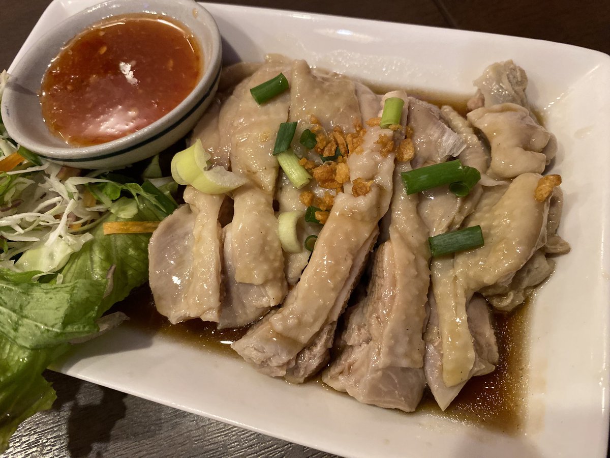 hideh06's tweet photo. さて…、タイ料理です❗️
御徒町で久しぶりのタイ料理、

ヤムウンセン、焼き鳥ガイヤーン、いろいろ食べましたが美味しい！
めちゃ辛いのもありましたが　笑
ビール🍺で乾杯！
#晩酌
#ビール
#タイ料理 https://t.co/cBsRVA8AIq