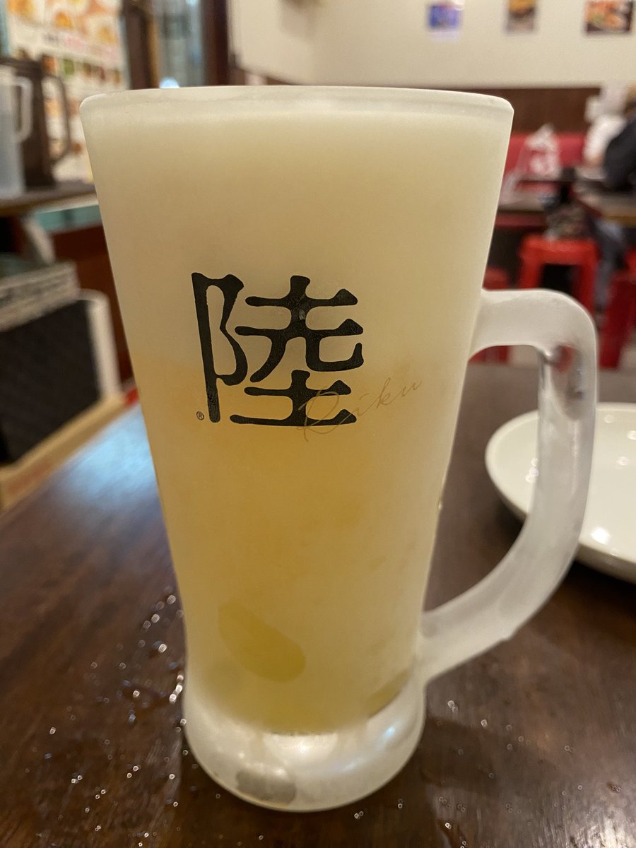 hideh06's tweet photo. さて…、タイ料理です❗️
御徒町で久しぶりのタイ料理、

ヤムウンセン、焼き鳥ガイヤーン、いろいろ食べましたが美味しい！
めちゃ辛いのもありましたが　笑
ビール🍺で乾杯！
#晩酌
#ビール
#タイ料理 https://t.co/cBsRVA8AIq