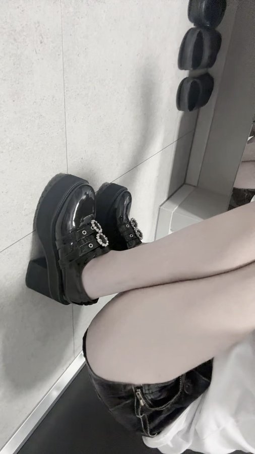b7fe35bfde27440's tweet photo. 자지 줘바
#꼬평 #섹트 #걸레 https://t.co/LlTjI0gg4w
