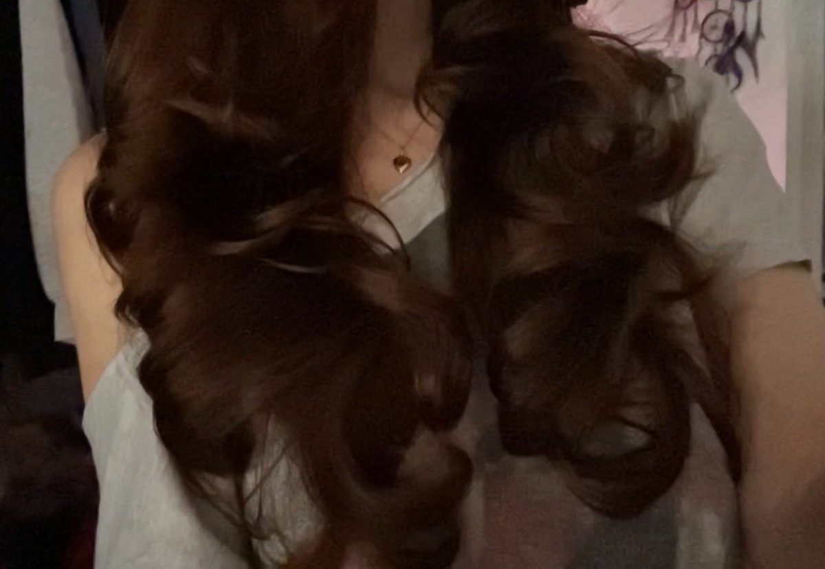 dainsIief's tweet photo. a minute for the prettiest heatless curls slash blowout i ever achieved https://t.co/Spqgsu76Mm