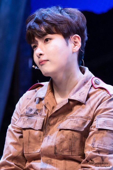 annnye110's tweet photo. 려욱오빠가 뮤지컬 ㅇㅂㅅ에 캐스팅되길... https://t.co/WPjRjXZ7Tc