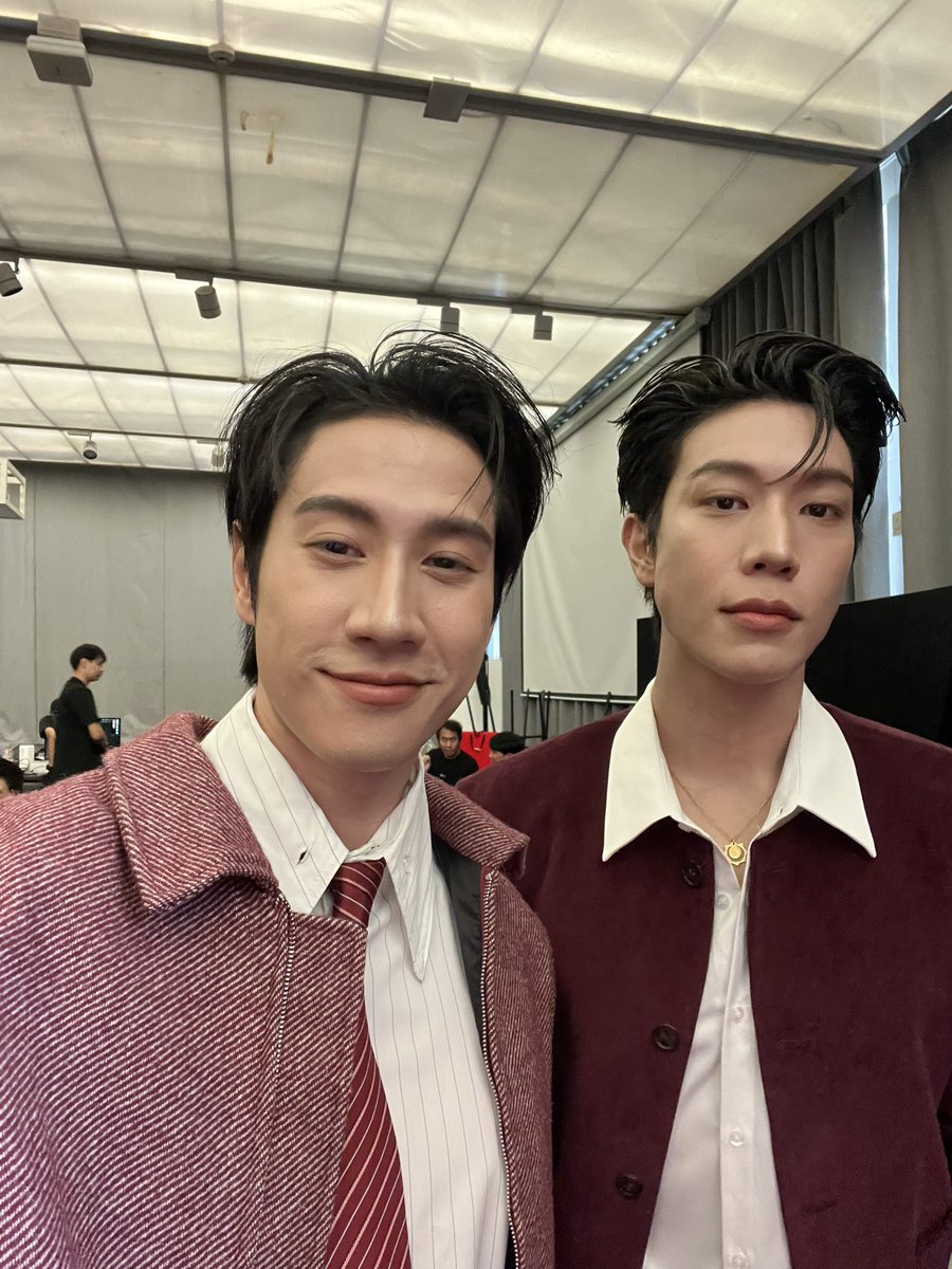 brightrpp_'s tweet photo. ไม่ได้เจอกันนานมากกก ดีใจที่ได้เจอนะค้าบ 

#Truedtac5GxGreatBright #iPhone18ProXTruedtac5G https://t.co/13aJ7MNEh6