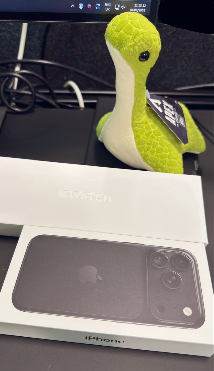 RedSpoder's tweet photo. Whatcha got there Nessie? 🧐📱 https://t.co/D8W8SSNsHJ