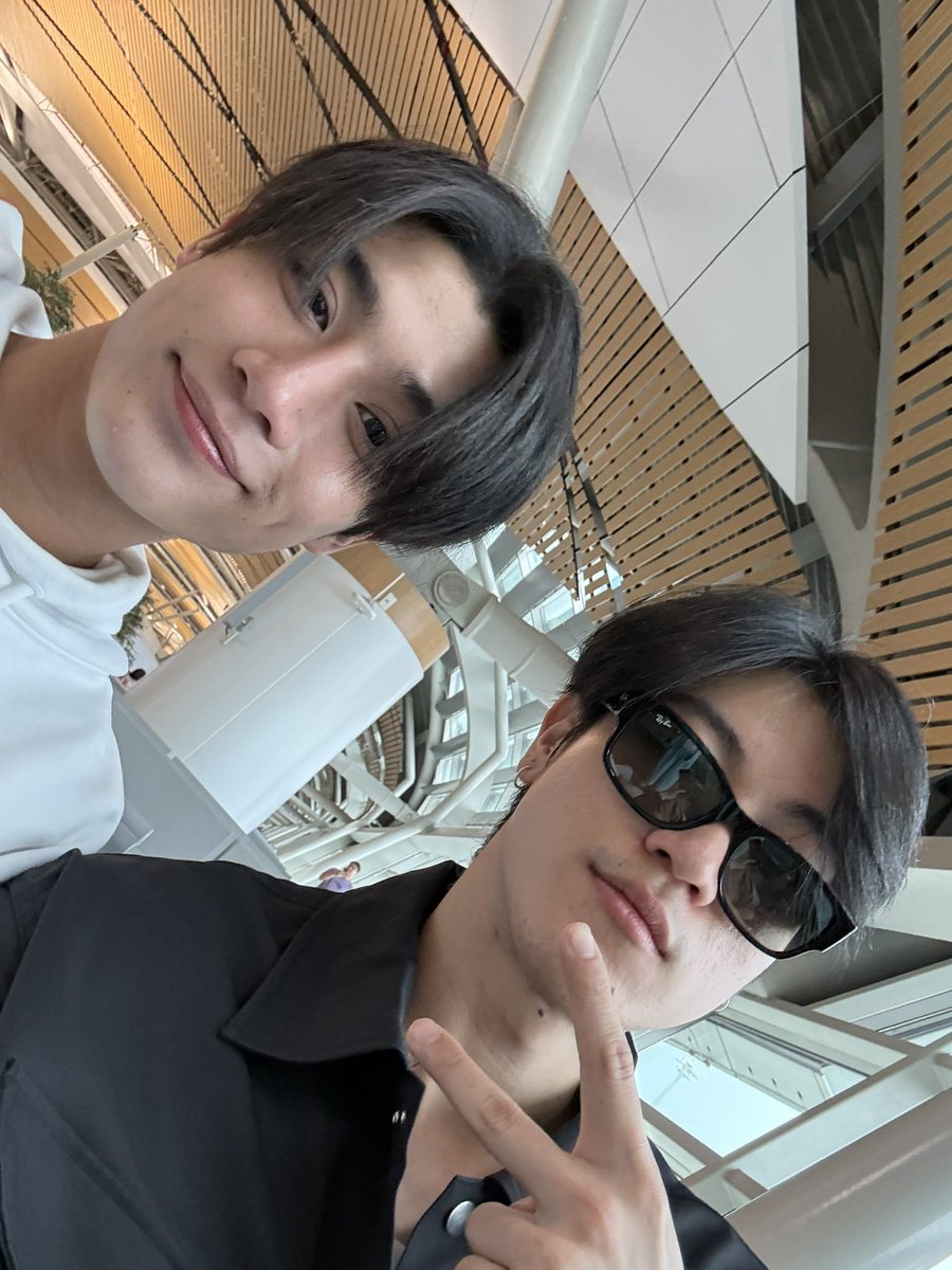 pakow_sm's tweet photo. #Innjkrsn #Ongsacelcius
#InnOngsa 

                 p'Inn pov                       Ongsa pov https://t.co/DFFczsmkzE