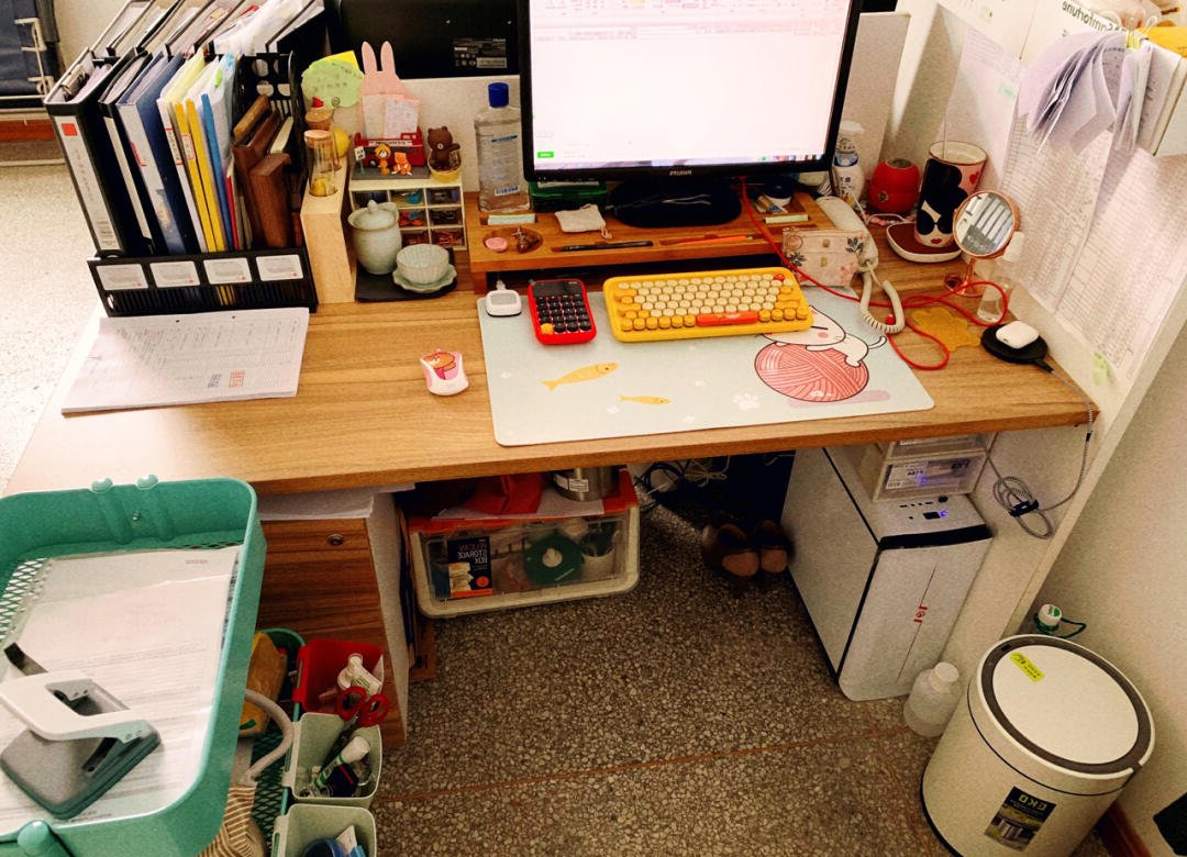 silvb886479's tweet photo. Tired of a cluttered desk Try this minimalist setup: one standing desk, a small plant, and wireless peripherals—boost focus and productivity instantly. https://t.co/80jmxUuxp3