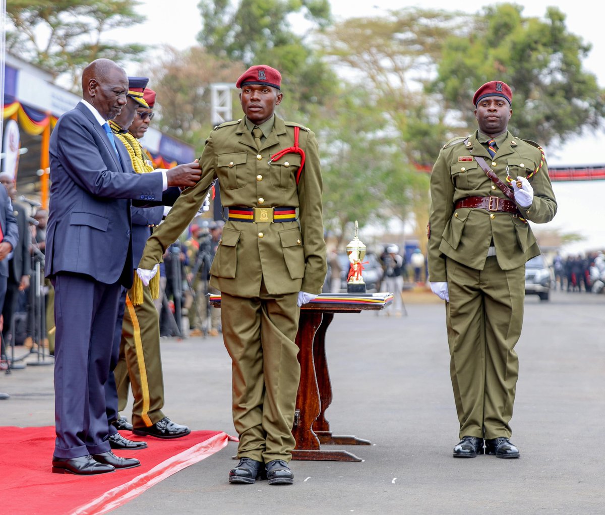 NPSOfficial_KE's tweet photo. 𝗛.𝗘. 𝗣𝗥𝗘𝗦𝗜𝗗𝗘𝗡𝗧 𝗪𝗜𝗟𝗟𝗜𝗔𝗠 𝗥𝗨𝗧𝗢 𝗣𝗥𝗘𝗦𝗜𝗗𝗘𝗦 𝗢𝗩𝗘𝗥 𝗥𝗘𝗖𝗥𝗨𝗜𝗧𝗦' 𝗣𝗔𝗦𝗦-𝗢𝗨𝗧 𝗣𝗔𝗥𝗔𝗗𝗘 𝗔𝗧 𝗡𝗣𝗖 𝗘𝗠𝗕𝗔𝗞𝗔𝗦𝗜 '𝗕' 𝗖𝗔𝗠𝗣𝗨𝗦

A spectacular display of discipline, precision and patriotism unfolded today, 18 September 2026, at the National Police College, Embakasi 'B' Campus, as His Excellency Dr. William Samoei Ruto, CGH, President and Commander-in-Chief of the Defence Forces of the Republic of Kenya, presided over the 50th General Service Unit (GSU) Recruits' Passing-Out Parade. The ceremony marked the culmination of the recent National Police Service (NPS) cohort graduation series.

In his address, President Ruto highlighted the unique status of the General Service Unit as an elite unit within the NPS, emphasising that GSU officers constitute a formidable force tasked with confronting and neutralising threats to the peace and order of the Republic.

He commended the graduands for their endurance throughout the highly intensive training programme and urged them to discharge their duties with integrity and courage.

The Head of State emphasised that improving the welfare of police officers, including housing, healthcare and competitive remuneration, remains a top priority of his administration. He reiterated that the Government is prioritising the modernisation of the police to keep pace with evolving security threats.

In his remarks, the Cabinet Secretary for Interior and National Administration, Hon. Kipchumba Murkomen, congratulated the new officers on their resilience and readiness to serve, reminding them of their solemn duties and the sacred oath of allegiance they had taken. The Cabinet Secretary commended the NPS leadership and college instructors for their dedication to producing highly disciplined and professional police officers.

Highlighting shifts in policing, CS Murkomen noted that the insightful recommendations of the Jukwaa la Usalama have been significantly bolstered by active community policing in our neighbourhoods, alongside major successes achieved through extensive crackdowns on drugs and narcotics.

The Inspector General of Police, Mr. Douglas Kanja, affirmed that the new constables are fully prepared to join their colleagues in undertaking their responsibilities with discipline, professionalism and patriotism. He highlighted ongoing NPS restructuring programmes, including the review and realignment of the mandates of core formations such as the Metropolitan Police Unit, the National Government Administration Police Unit and the Quick Response Unit.

The Deputy Inspector General, KPS, Mr. Eliud Lagat, commended the graduands and noted that the newly graduating cohort represents a vital boost in human resource capacity that will significantly advance efforts towards achieving the globally recommended citizen-to-police ratio. He assured the nation that the recruits had undergone intensive and comprehensive modern training.

During today's ceremony, the President officially opened the GSU Embakasi Health Centre SHA Block and flagged off a fleet of vehicles to be used in service delivery to the public.

Also present were the Principal Secretary, State Department for Interior and National Administration, Dr. Raymond Omollo; NPS Secretary Administration and Accounting Officer, Ms. Bernice Lemedeket; the Deputy Inspector-General of the Administration Police Service, Mr. Gilbert Masengeli; the Director of Criminal Investigations, Mr. Mohammed Amin; senior government officials; members of the Diplomatic Corps; senior NPS officers; members of the public; family and friends.