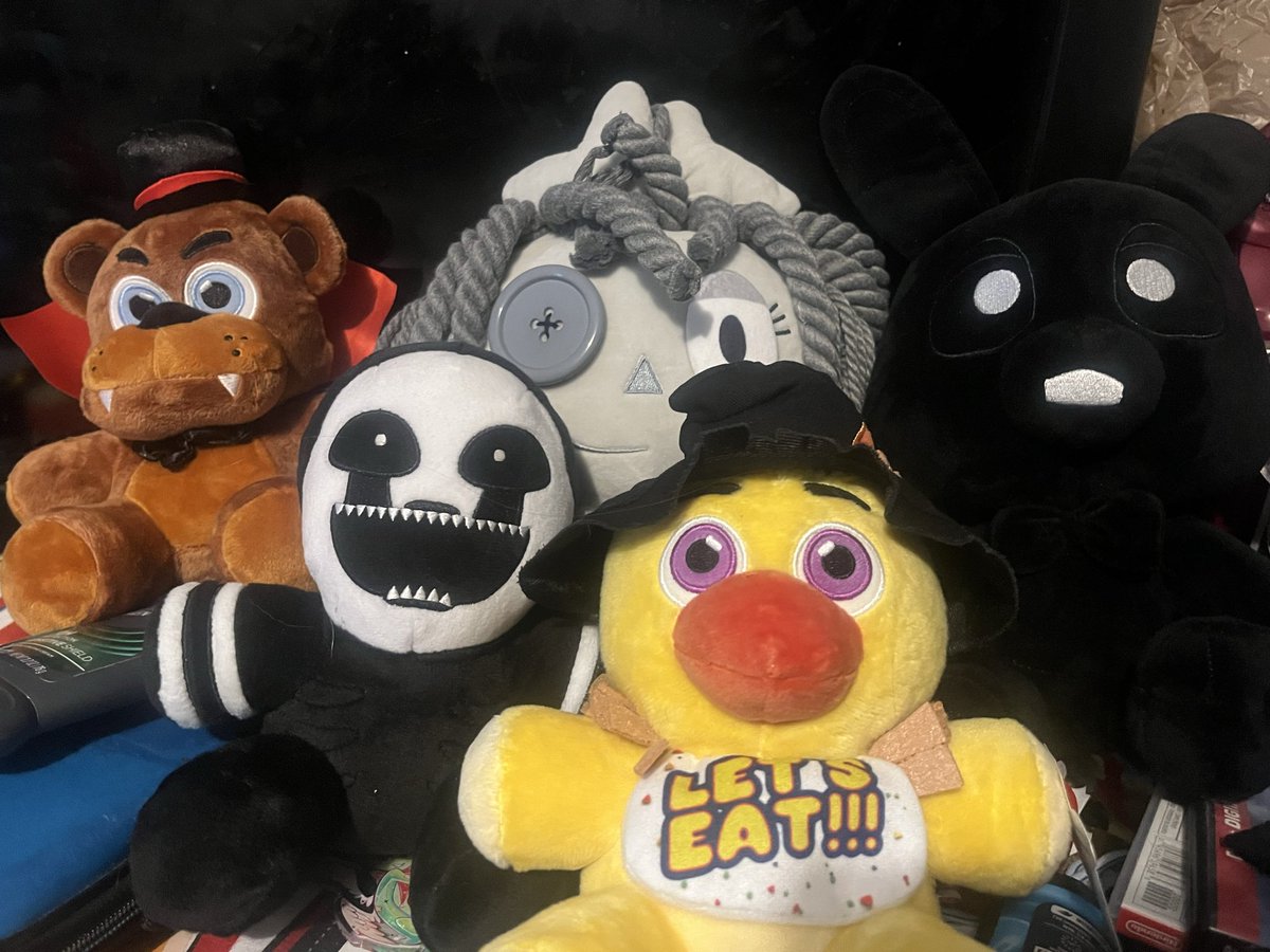 BasketCCLVI's tweet photo. Plushie haul from the last week. Also new resident evil movie is fire. https://t.co/idfN9r9CiG